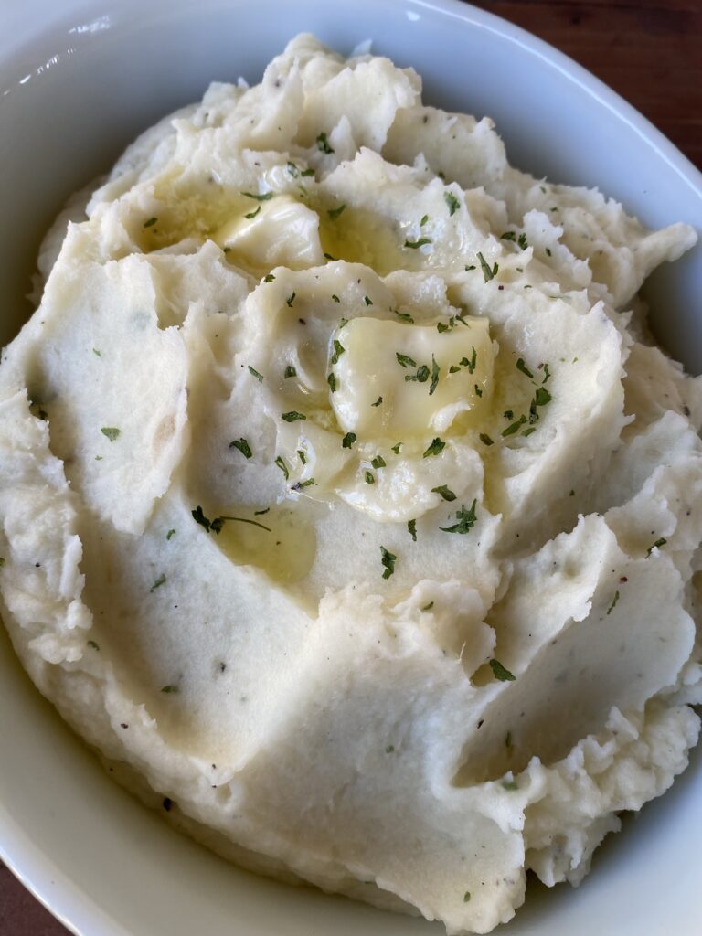 Mashed potatoes with butter and parsley
