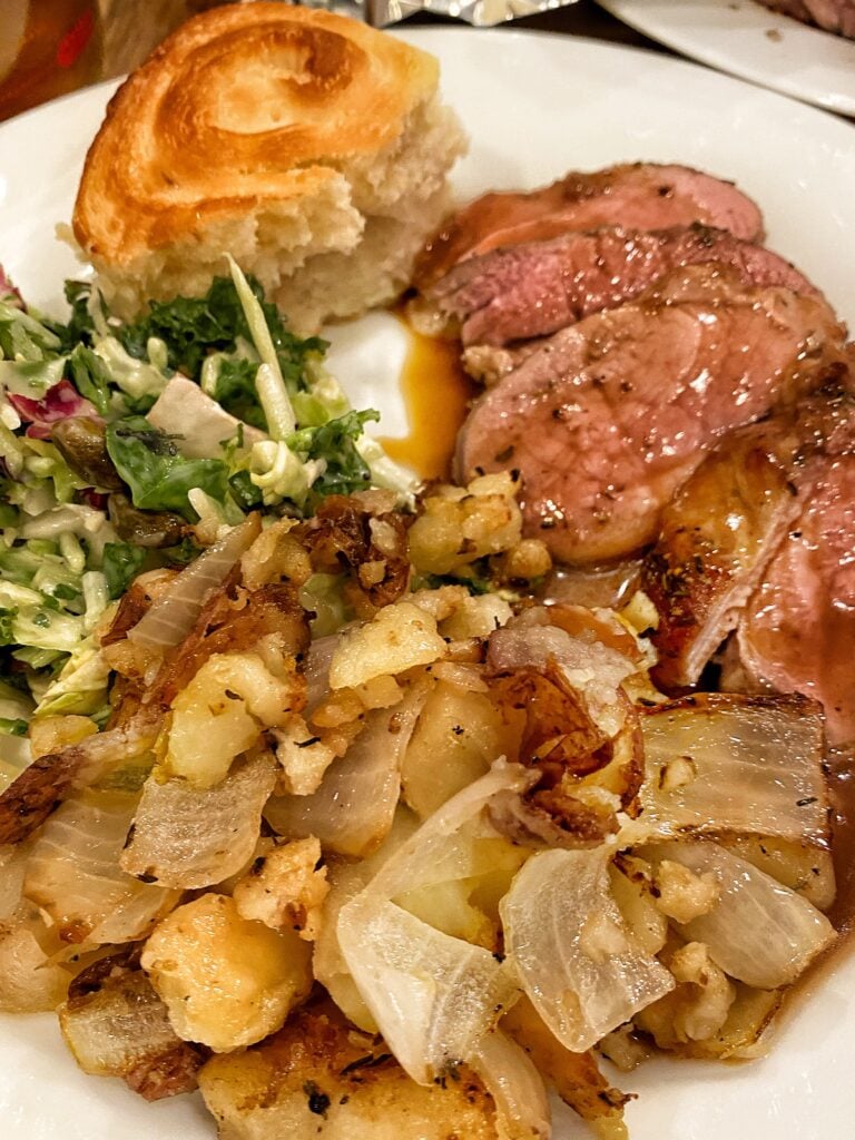 Pork tenderloin with potatoes and vegetables