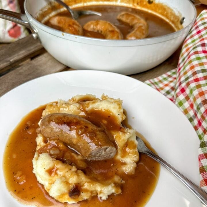 Sausages In Onion Gravy