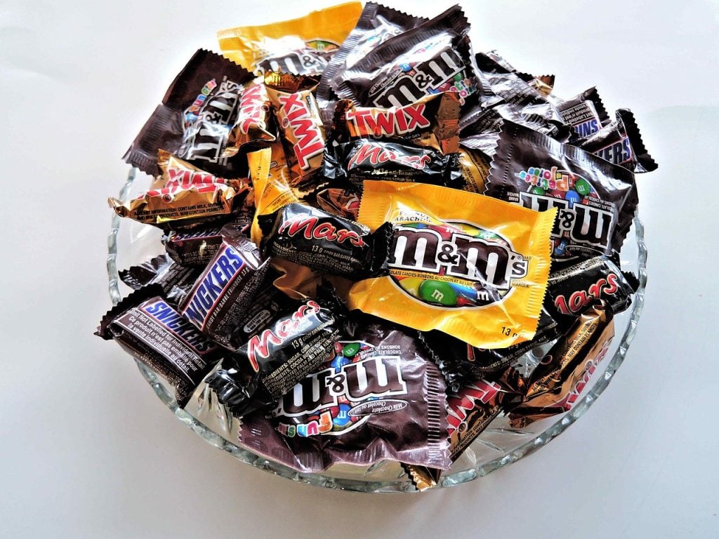 A bowl of Halloween candy.