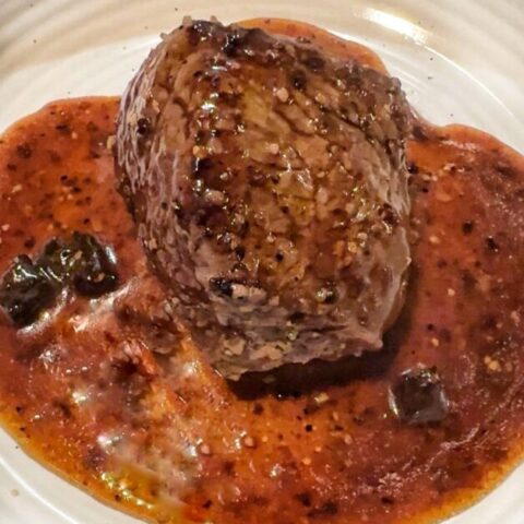 Sirloin Filets With Simple Mushroom Gravy