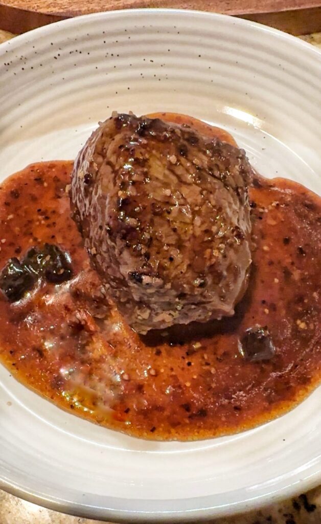 Sirloin Filets With Simple Mushroom Gravy