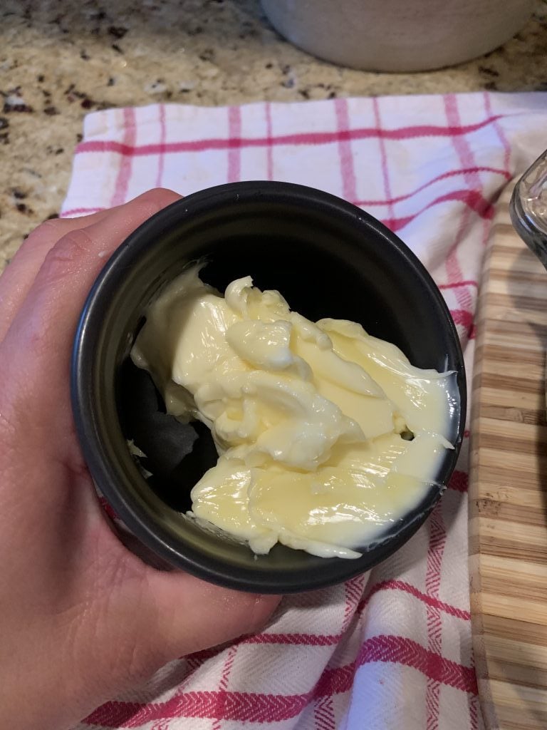 A small bowl of mayo.