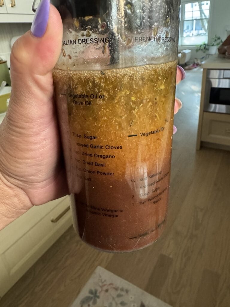 The dressing container