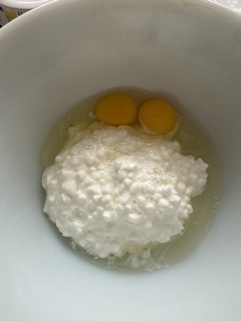 Cottage cheese and egg yolks