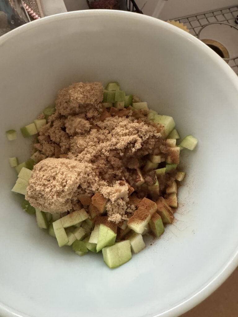 Apples with cinnamon and brown sugar