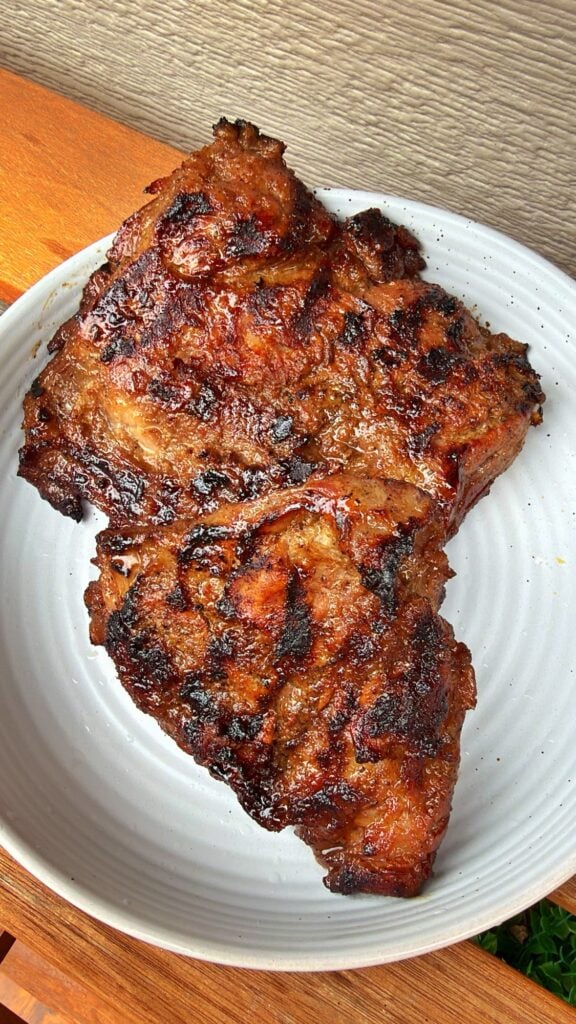 Black Pepper Skirt Steak with Garlic Soy Pan Sauce