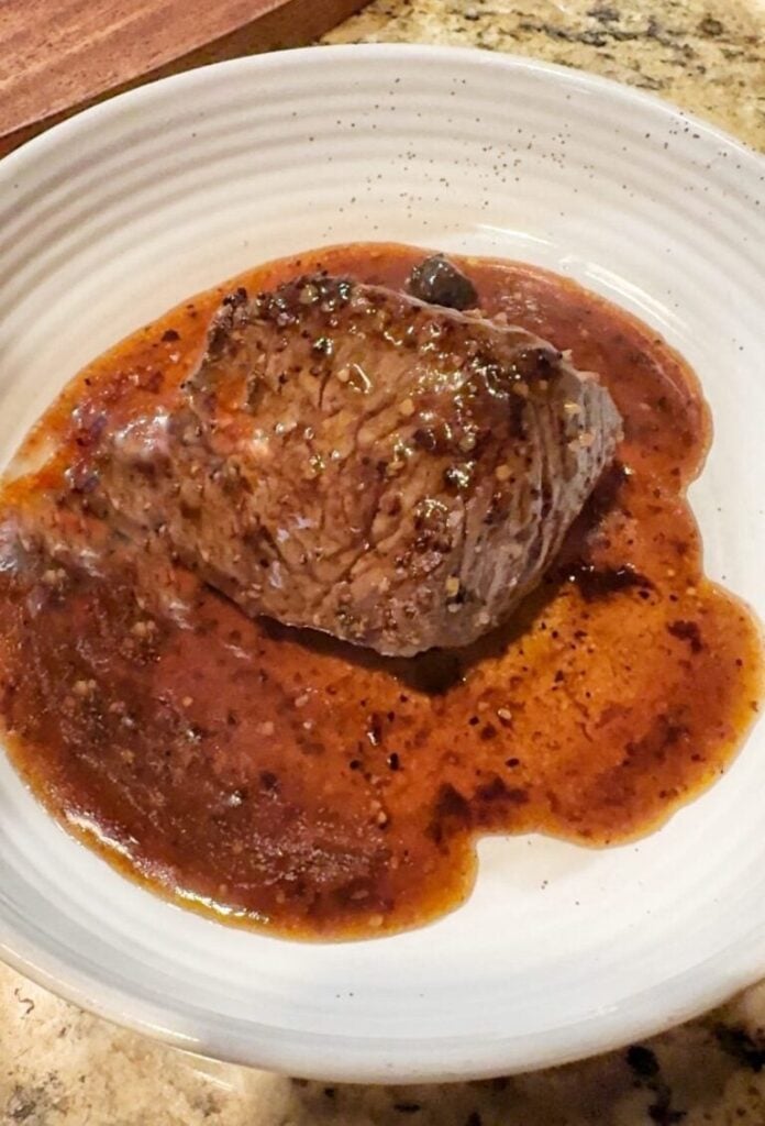 Sirloin Filets With Simple Mushroom Gravy