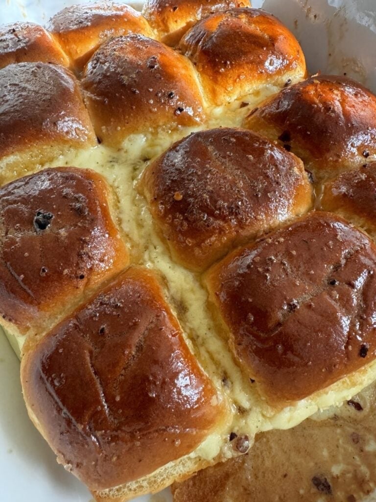 Hot Honey and Garlic Cream Cheese Baked Hawaiian Rolls