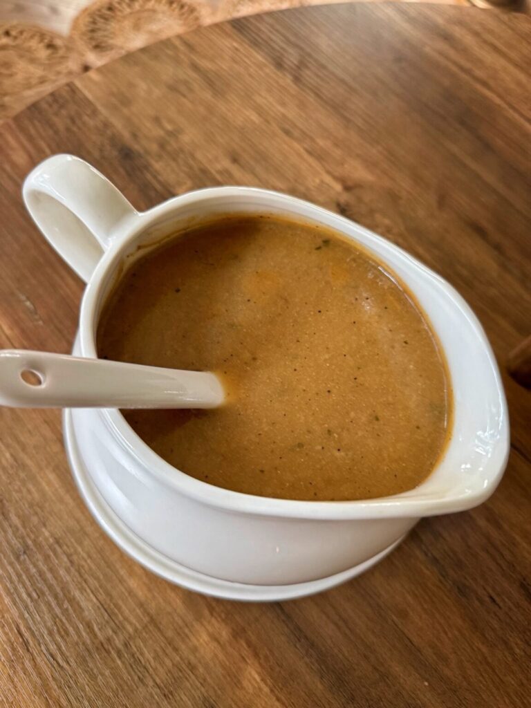 speckled roaster homemade gravy for Thanksgiving dinner