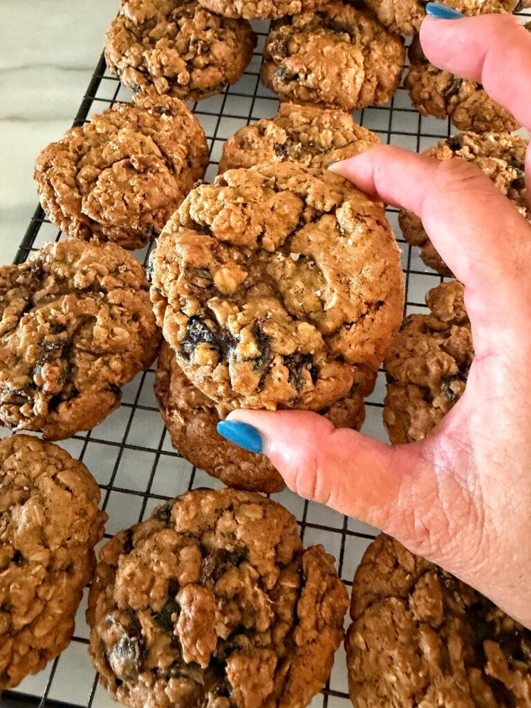 perfectly baked oatmeal raisin cookies 